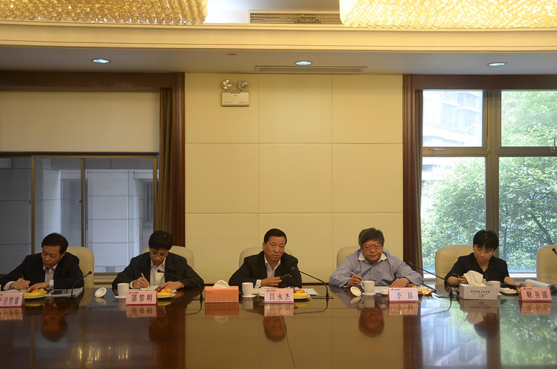 20141030114221317924