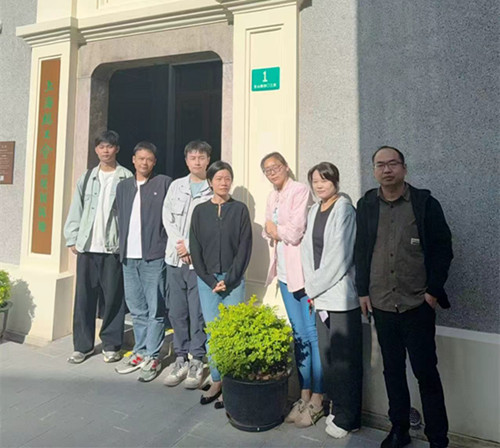 追寻百年工运足迹 罗致砥砺前行的实力  农工商建设工会组织员工旅行上海总工会旧址
